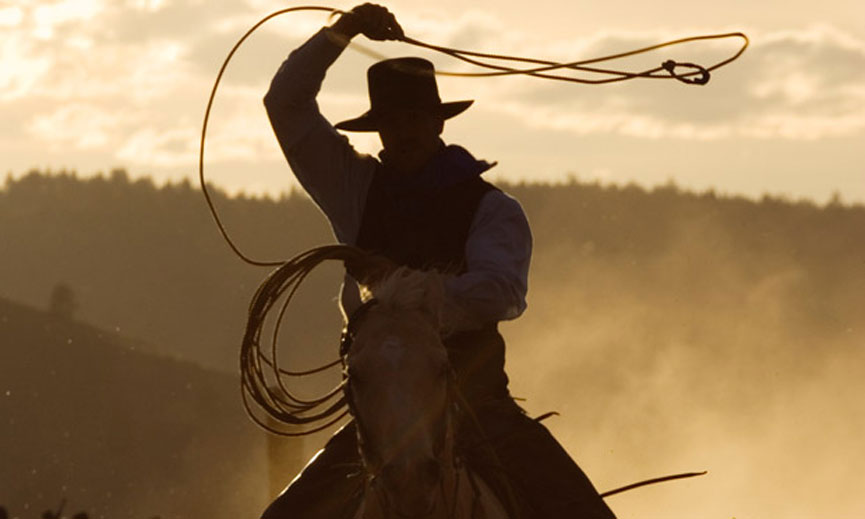 Lorsque le vent de l’ouest souffle sur la mode… Cowboy-throwing-lasso-011