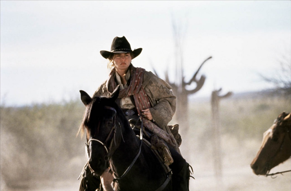 Comment choisir son chapeau de danse country ? Sharon Stone chapeau western